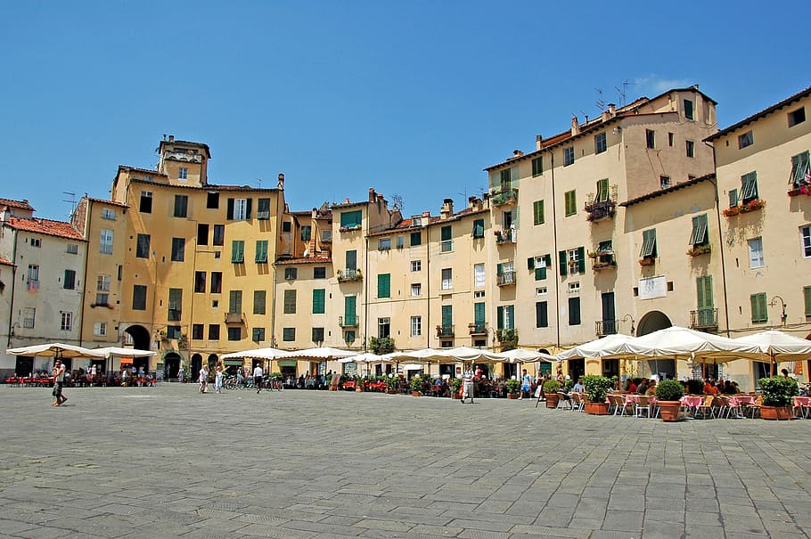 Piazza anfiteatro
