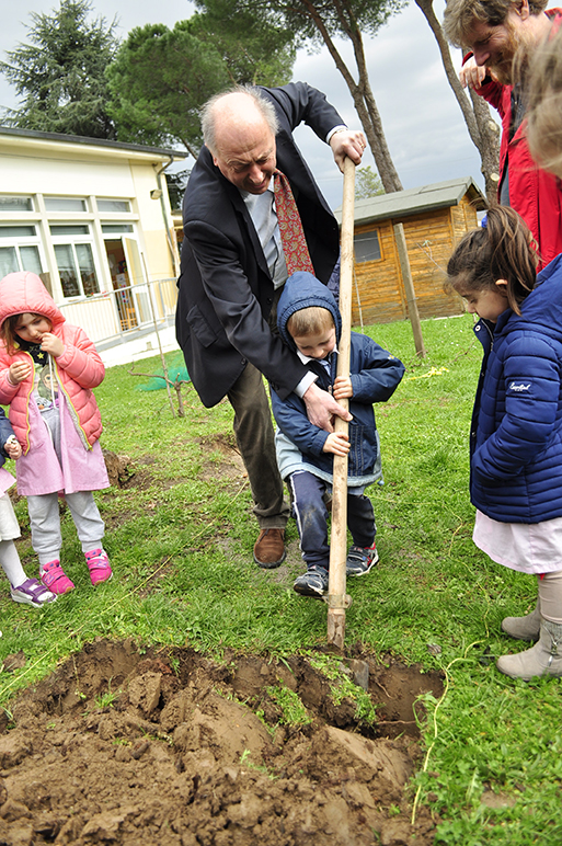 San Vito: il Sindaco e i bambini al lavoro